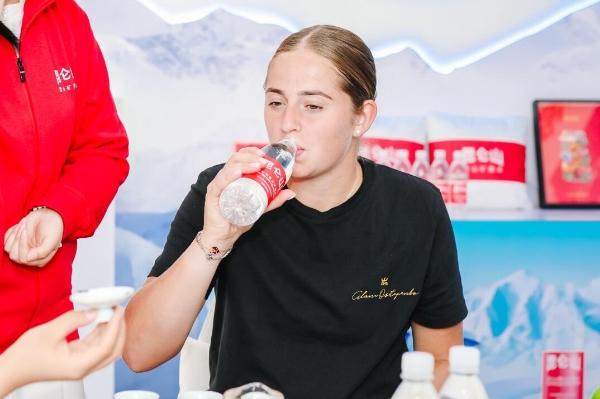 球队在丢球 球队在丢球